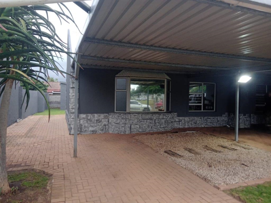 3 Bedroom Property for Sale in Wavecrest Eastern Cape